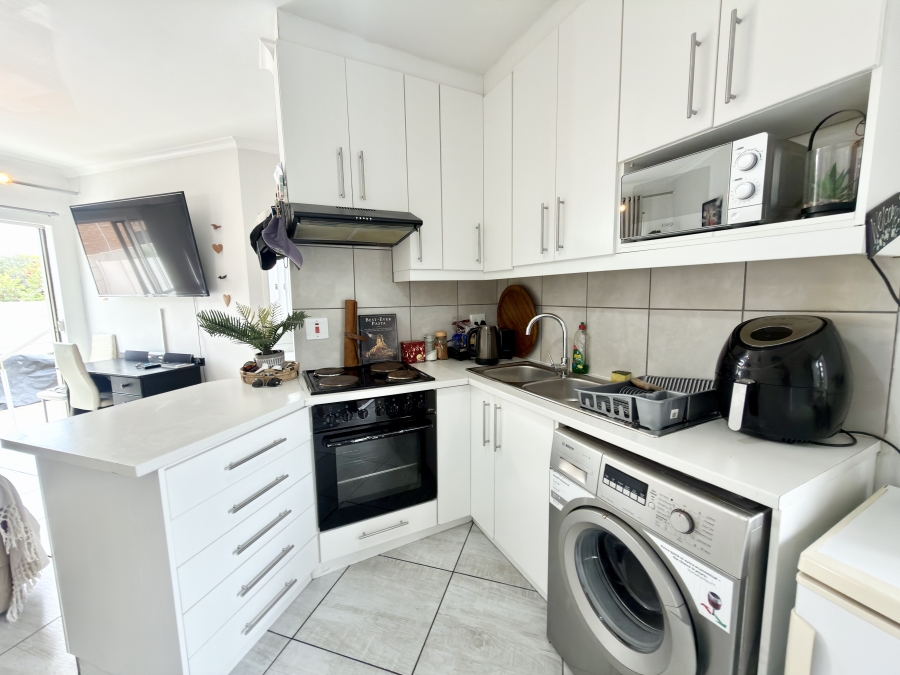 2 Bedroom Property for Sale in Table View Western Cape